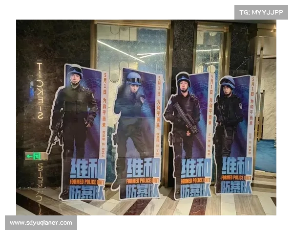 王一博担任裁判对决黄景瑜!维和防暴队路演掰手腕引全网热议 王一博担任裁判对决黄景瑜!维和防暴队路演掰手腕引全网热议